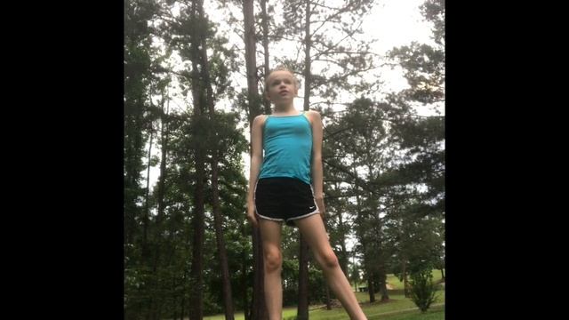 Stretches To Help You Git Into Your Splits смотреть онлайн