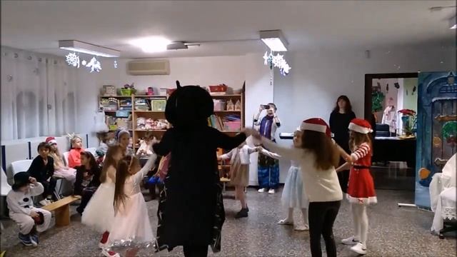 Новогодний праздник в школе русского языка "ЛАД ". смотреть онлайн