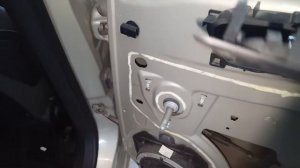 Как снять обшивку задней двери Ситроен С4