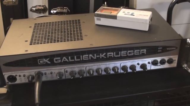 Dan Armstrong Ampeg Bass Guitar смотреть онлайн