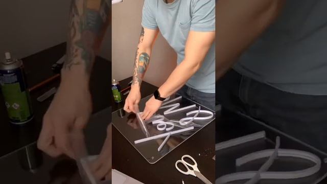 Как сделать неоновую вывеску из гибкого неона #3 / SECOND SUN NEON смотреть онлайн