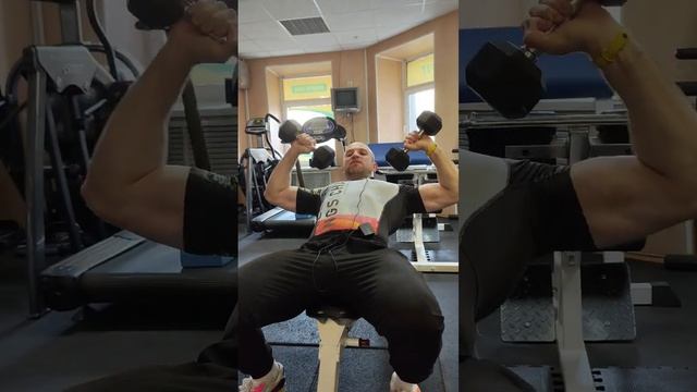 Увеличиваем жим #фитнес #naturalbodybuilding Хорошее подсобное упражнение. #жимлёжа смотреть онлайн