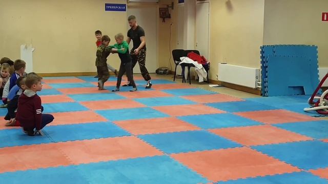Спаринг, подножка задняя . Родион VS Стас. Дети 7 лет. 2018 год. смотреть онлайн