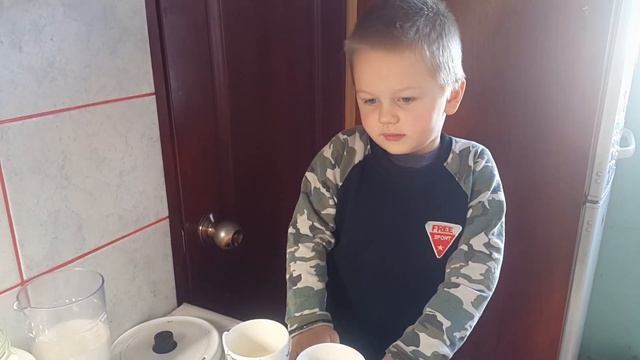 Чье молоко вкуснее, Нубийской козы или местной. Сколько Фета дает молока? смотреть онлайн