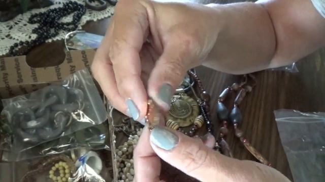 ВИНТАЖНАЯ бижутерия. Купила ЛОТ, приглашаю открыть посылку. смотреть онлайн