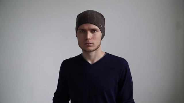 Мужская шапка John Trigger. Артикул: 7.584-05 JT.Y. смотреть онлайн