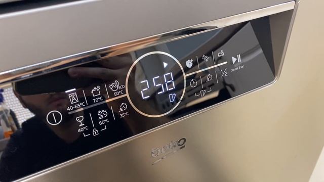 Beko BPRO500 Dishwasher In Action! (AutoDoor Opening)