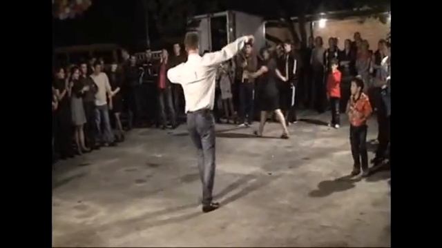 Руслан Тахоев танцует хонгу смотреть онлайн