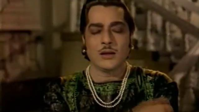 Chitralekha(1964)-Man re tu Kahe na Dheer Dhare o Nirmohi Moh (Mohd. Rafi) смотреть онлайн