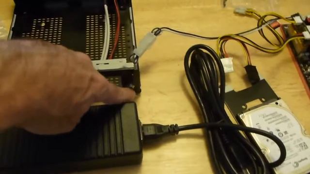 Mini-ITX Living Room PC Assembly смотреть онлайн