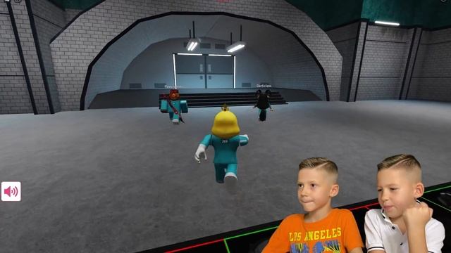Игра в кальмара! Красный свет зеленый свет! Новый режим в Роблоксе! Roblox смотреть онлайн