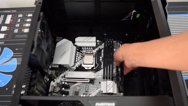 Phankeks Evovle Matx - Intel i7 10700 & RTX 2080 смотреть онлайн
