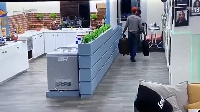 Erica Lash Out On Prince, Poured Water On His Bed | Might Be Disqualified For Breaking More Rules смотреть онлайн