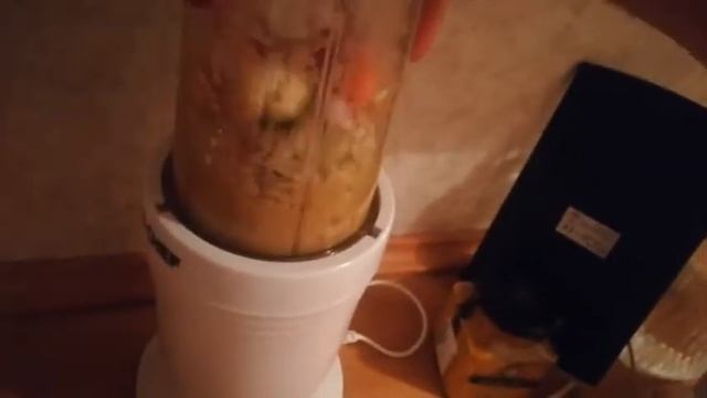 Котлеты из куриной грудки, фарша и кабачка. Очень вкусно.