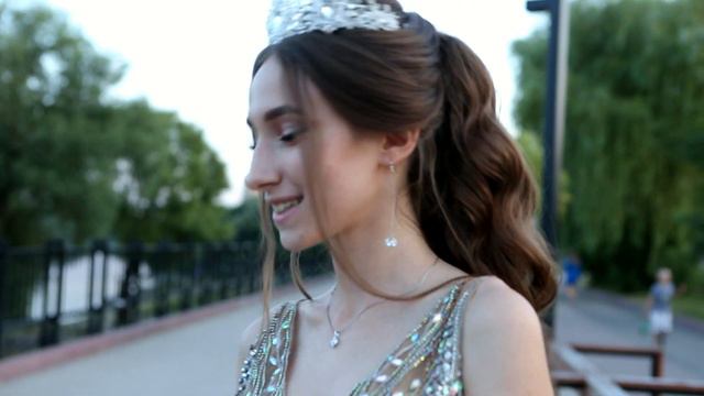 клип выпускник 2019 школа 43 смотреть онлайн