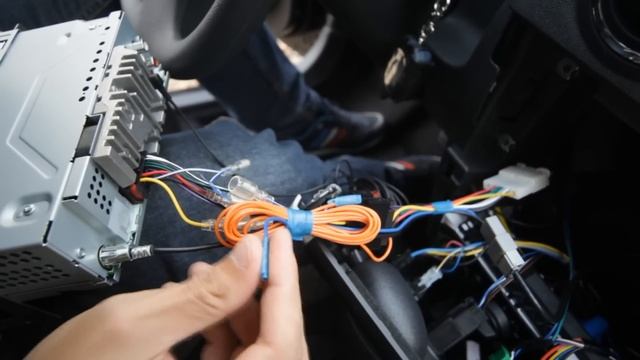 Установка магнитоллы в Ниссан Альмера G15 New смотреть онлайн