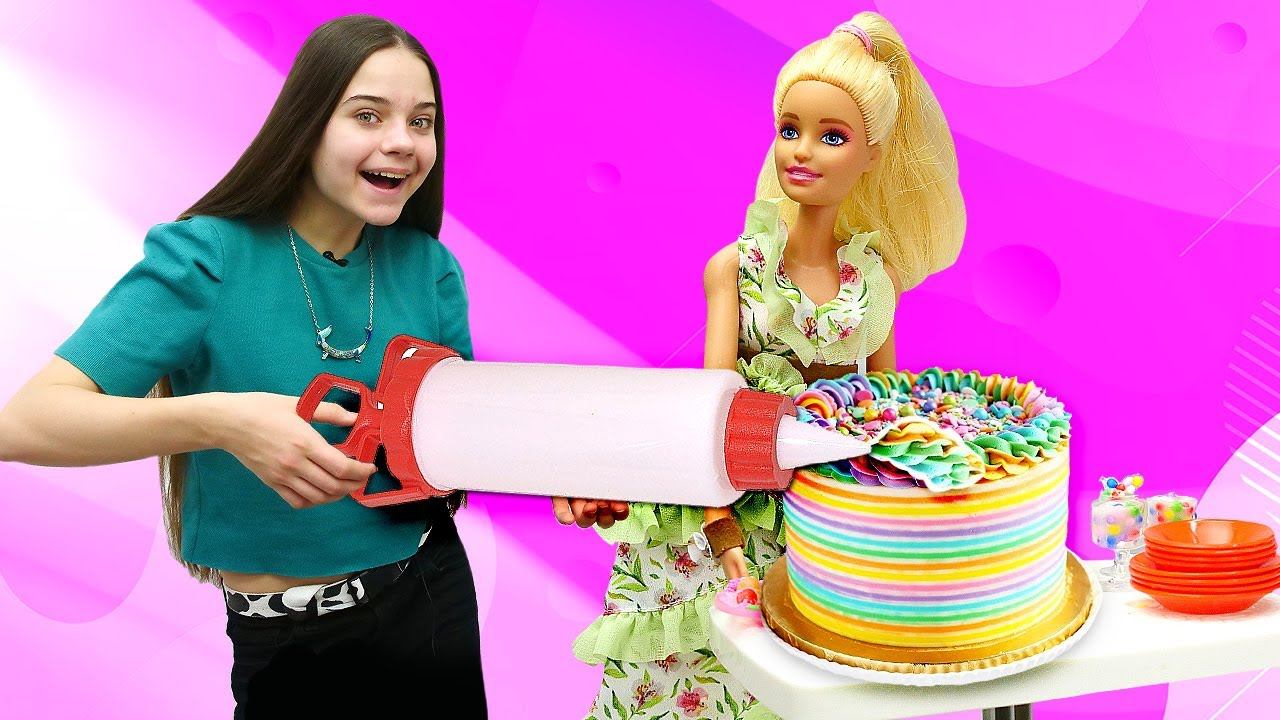 БАРБИ ИСПАЧКАЛАСЬ! Видео для девочек про жизнь Барби и салон красоты Ани смотреть онлайн