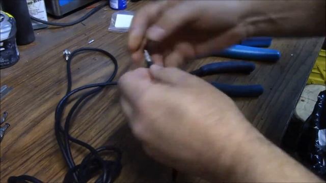 Installing crimp type RF connectors on RG58 cable смотреть онлайн