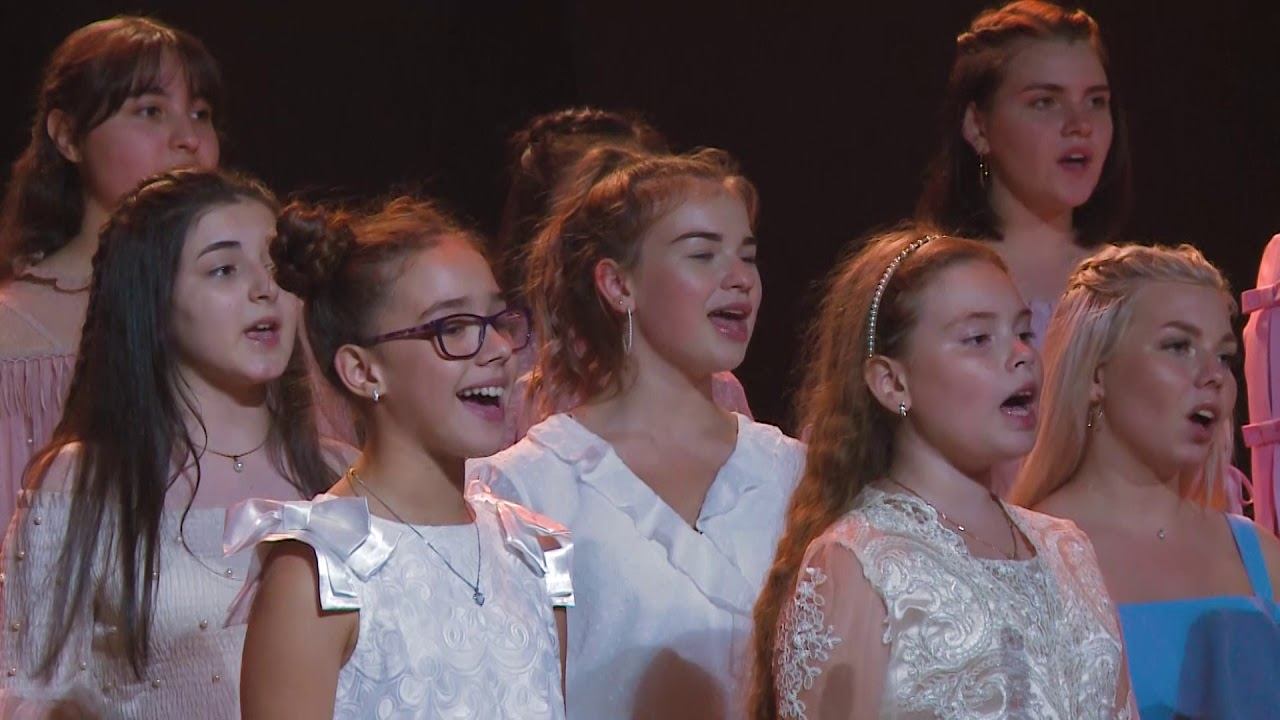 "Дарите радость людям" - хор фестиваля "Белый Пароход" смотреть онлайн