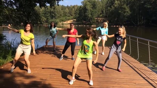 Zumba Флешмоб. Steve Aoki - Azukita смотреть онлайн