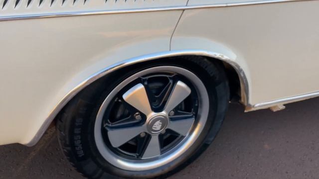 VW TL 1971 MOTOR 1600 DUPLA CARBURAÇÃO BAIXA NAS RODAS 15” FUCHS TODA ORIGINAL EM DETALHES EP #721 смотреть онлайн