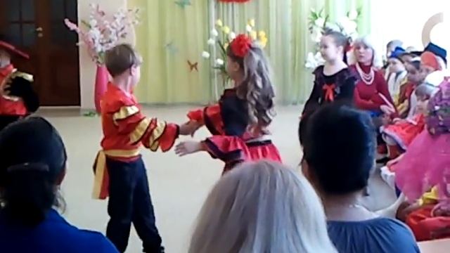 Эдик танцует испанский танец смотреть онлайн