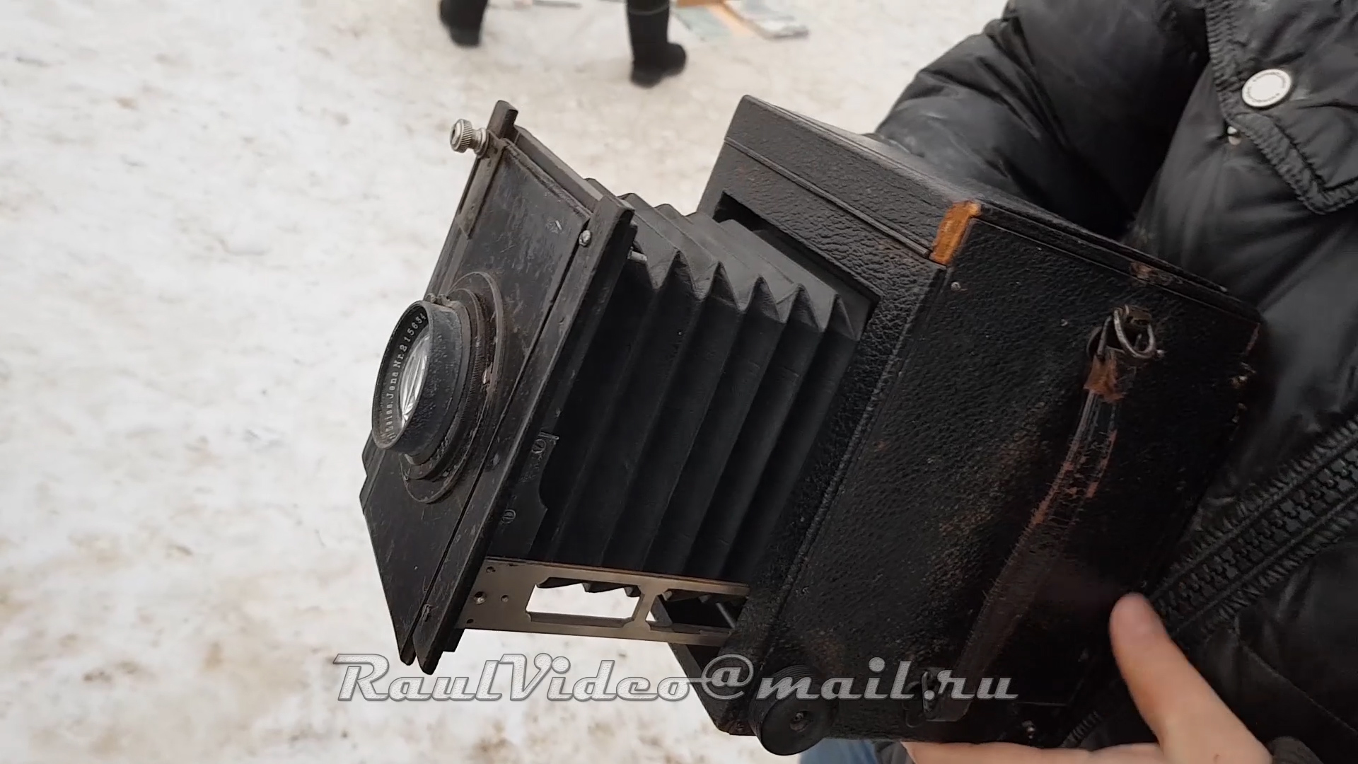 Казнская барахолка. Пластиночный зеркальный фотоаппарат. Гнрмания 19-20 а.а. смотреть онлайн