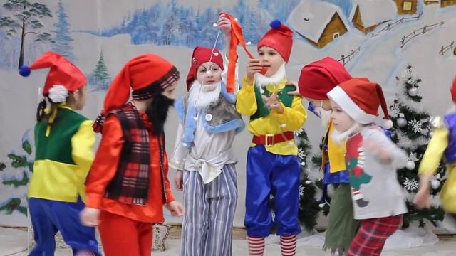 Белоснежка и семь гномов: Подготовительная группа смотреть онлайн