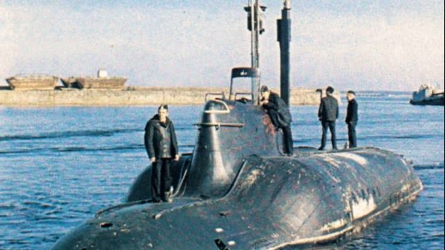 Что за странная подводная лодка засветилась в фильме Особенности национальной рыбалки смотреть онлайн