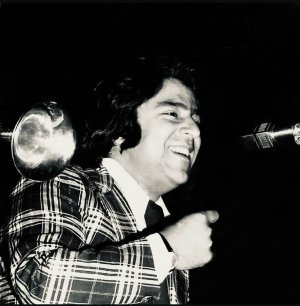 Аҳмад Зоҳир - Ahmad Zahir - 477 акси Аҳмад Зоҳир бо таронаҳо