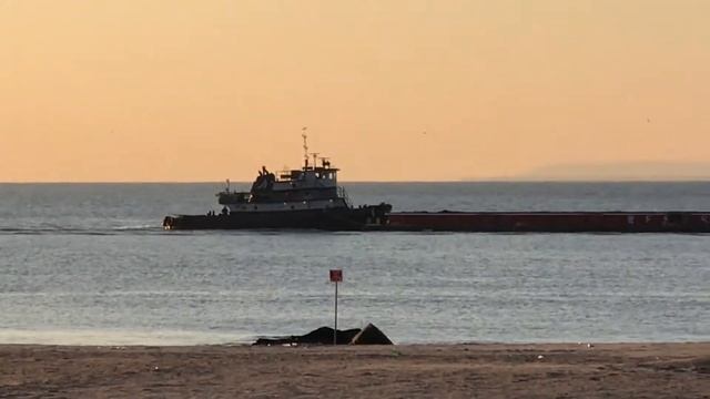 Буксир с Баржей в Атлантическом океане смотреть онлайн