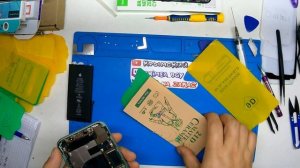 iPhone 11 - замена аккумулятора с проклейкой скотча