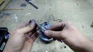 Как проще паять пружинные щетки.