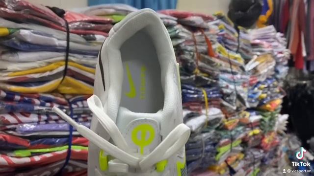 Giày Nike Tiempo Legend 9 IC trắng chuối смотреть онлайн