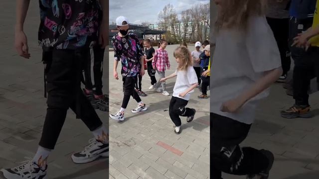 Monster ?⭐️ Little kids dance ?? #shuffle #trend #танцы #dance #kids #шаффл #monster #little смотреть онлайн