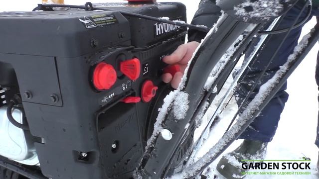 Какой снегоуборщик уберет 300 метров за 10 минут?