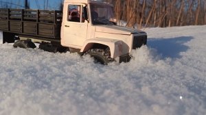 RC ГАЗ 3308 Садко на снежном бездорожье. RC GAZ 3308 snow off road action.