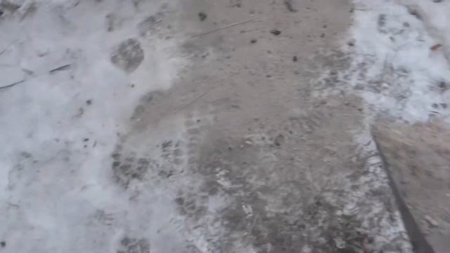 Чем можно посыпать скользкие дорожки кроме песка? Деревенский лайфхак! смотреть онлайн
