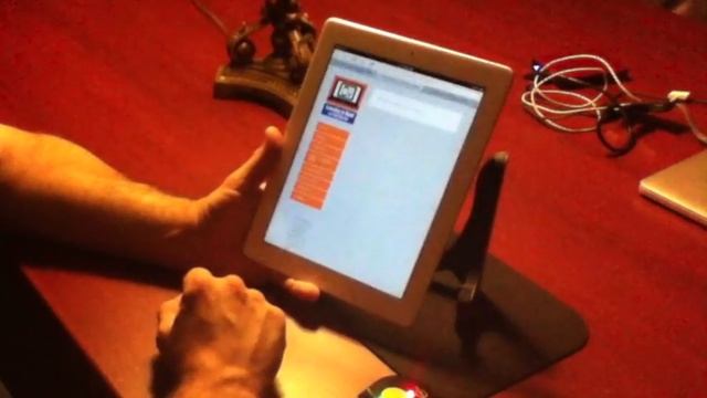 Basic iPad Gestures (Swipe, Scroll, Pinch, & Zoom) - iTunes U (Correct) смотреть онлайн