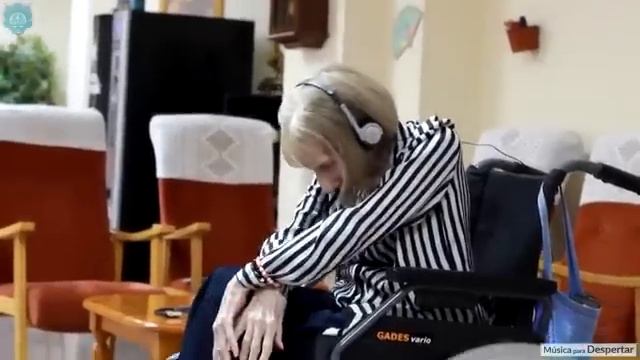 Former Ballerina With Alzheimer's Performs 'Swan Lake' Dance | Super Emotional