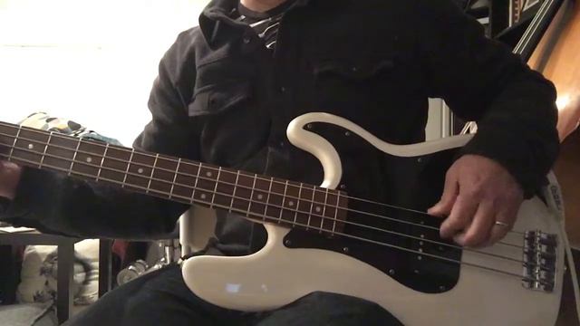 Legend LPB-X B by Aria Precision P Bass Guitar смотреть онлайн