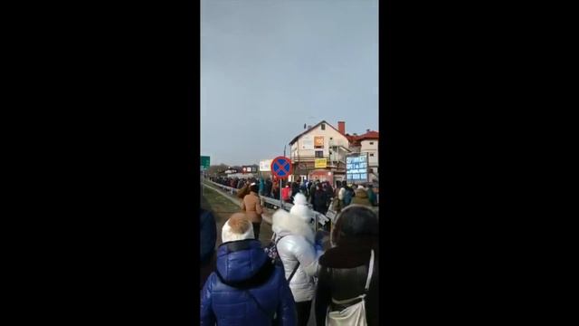 Очередь на украинско-польской границе смотреть онлайн