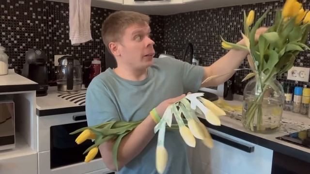 Малой и подарок на 8 марта! смотреть онлайн