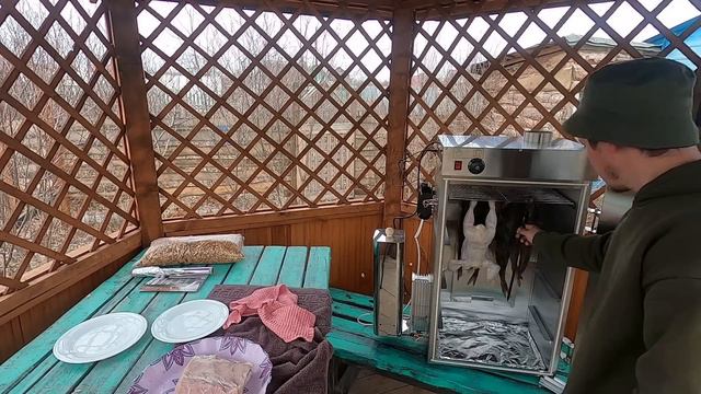 ПОДАРОК ОТ ДРУЗЕЙ ГОТОВЛЮ В КОПТИЛЬНЕ Hobbi Smoke / УЕХАЛ ИЗ ТАШКЕНТА В РОССИЮ. ЖИЗНЬ В ДЕРЕВНЕ смотреть онлайн