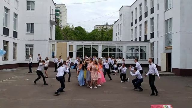 Лиза. Последний звонок. Школьный вальс. смотреть онлайн