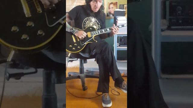 1976 Gibson Black Beauty смотреть онлайн