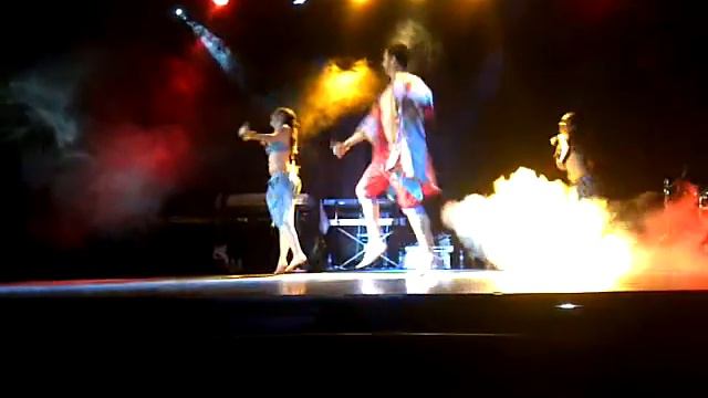 Leandro Ferreyra y su ballet Raksa Bollywood смотреть онлайн