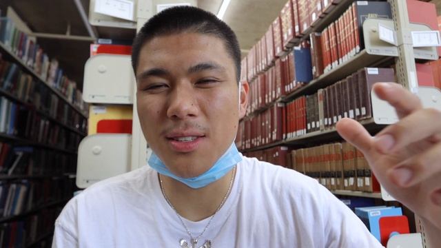 A PRODUCTIVE FRIDAY AT UMASS AMHERST! (College VLOG) смотреть онлайн