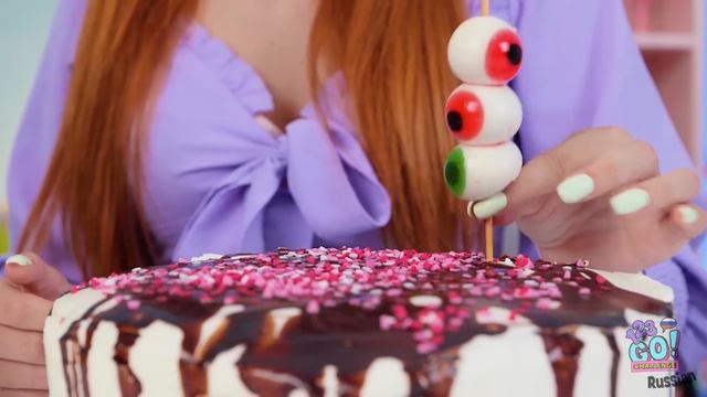 Украшаем ТОРТ || лайфхаки с продуктами БЕДНЫЕ vs БОГАТЫЕ от 123 GO! CHALLENGE смотреть онлайн