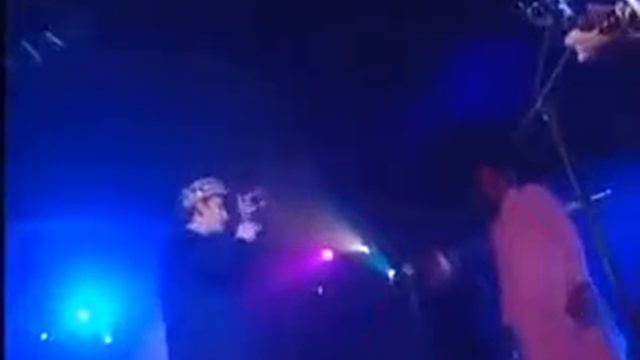 Бой Джордж 1995 год поет маха мантру смотреть онлайн